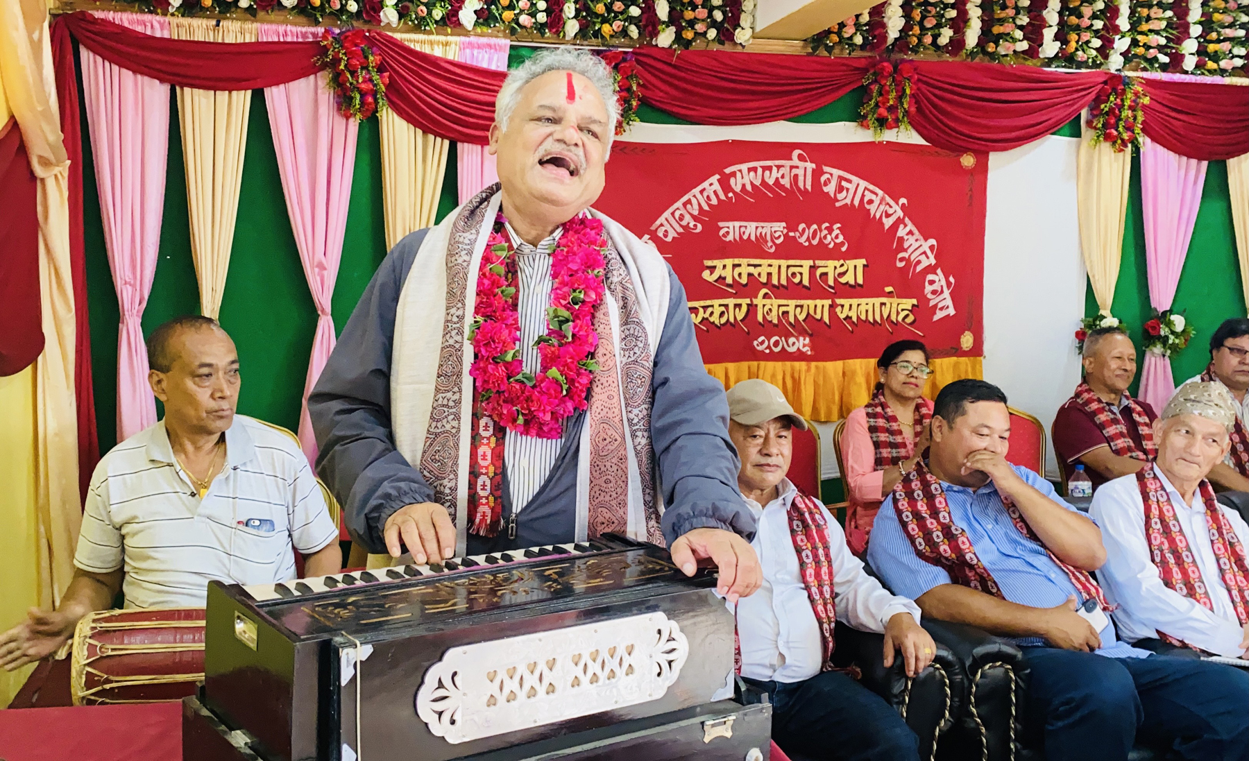 जनगायक जीवन शर्मा पुरस्कृत